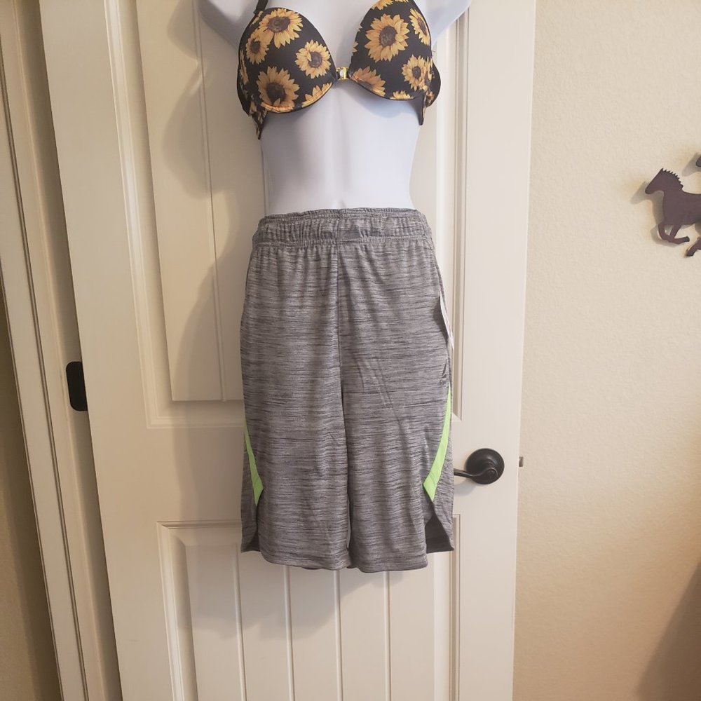 Reebok Training Shorts with Side Pockets NWT